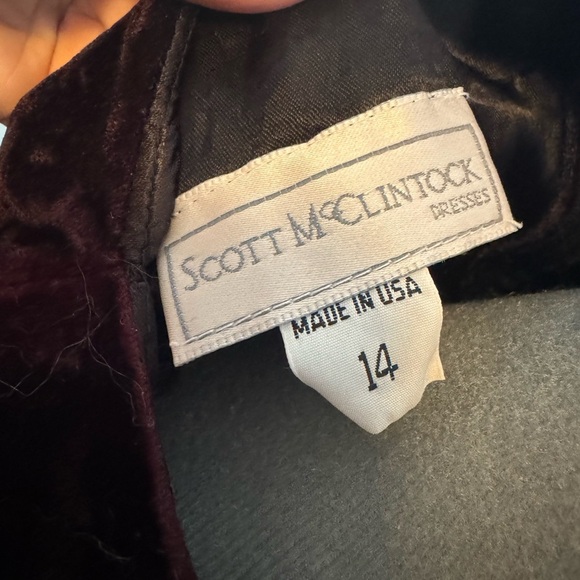 Scott McClintock Purple Red Long Sleeve Velvet Dress. Modern size medium - Picture 4 of 11